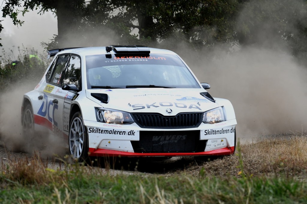 Esben Hegelund og Karsten Isaksen havde en støvet dag på kontoret, men det gav bonus i form af et solidt pointforspring i årets DM-opgør i klassen for 4-hjulstrukne rallybiler
(Foto: Morten Dam/Specialpressen)